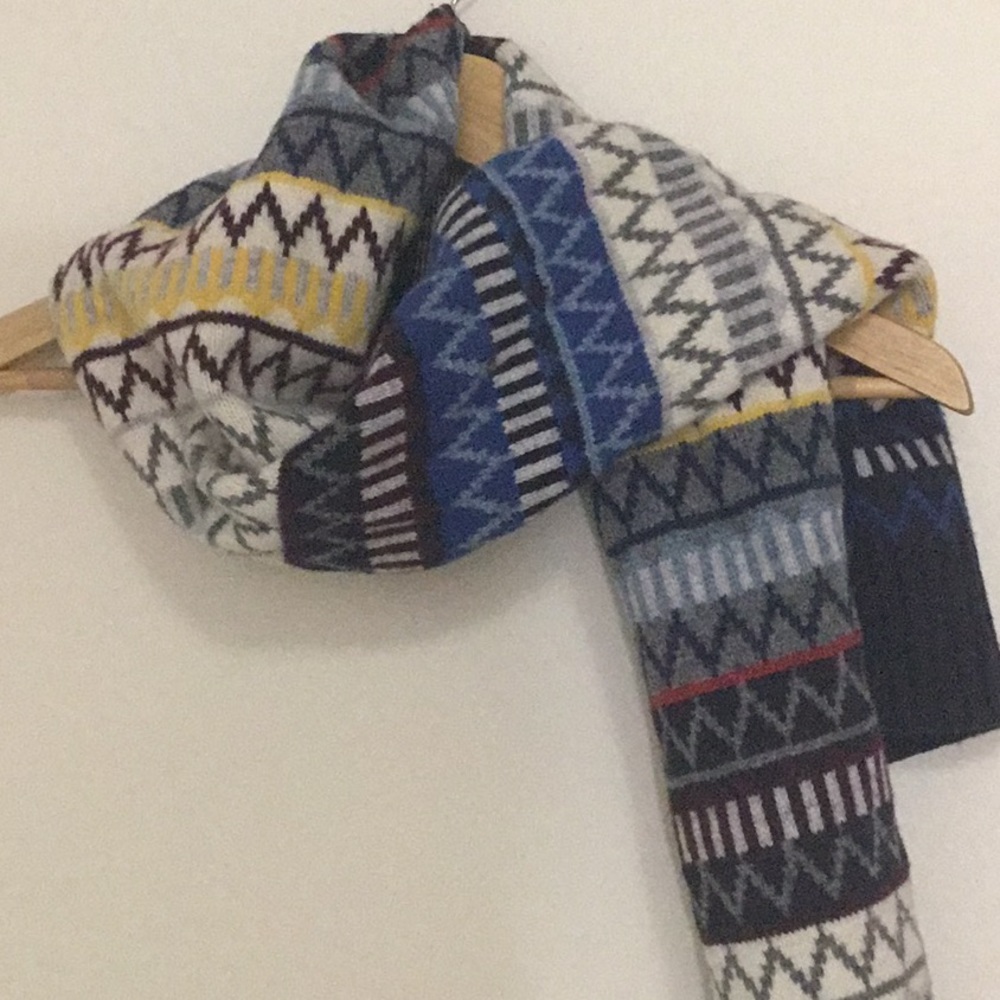 GAP isle knit long scarf